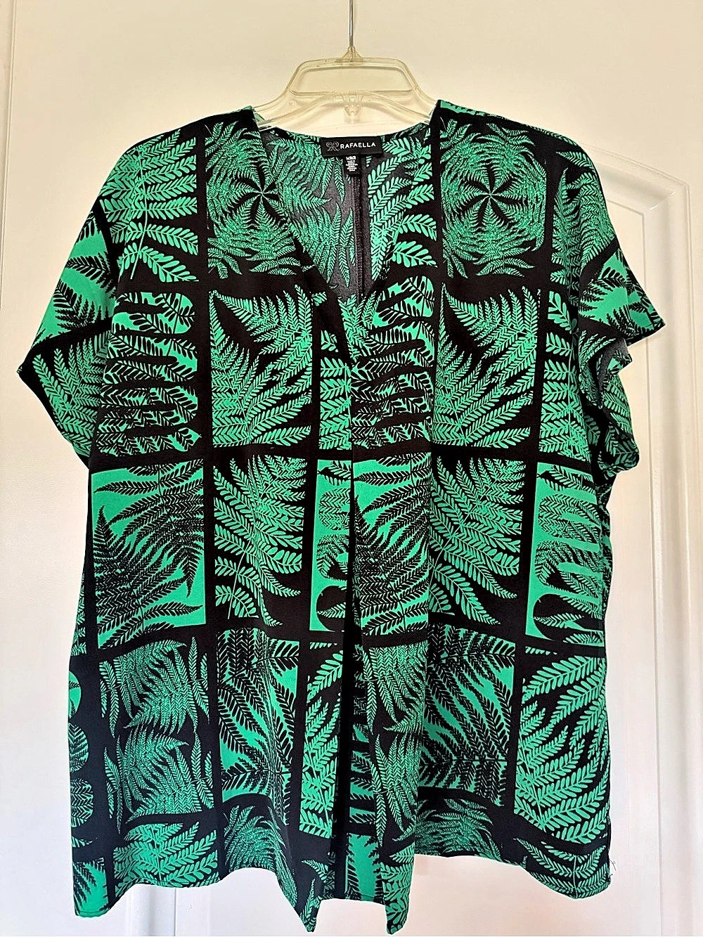 Rafaella Black And Green Fernprint V-Neck Blouse